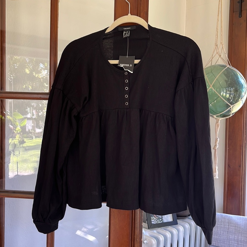 Forever 21 black top NWT - Picture 2 of 7